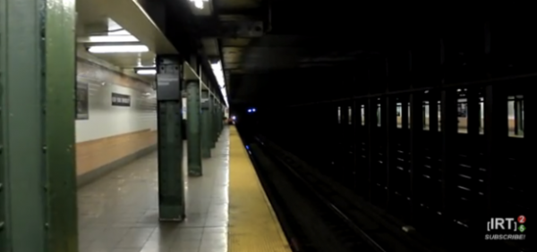 美一男子為撿回墜落在軌道的手機而觸電身亡