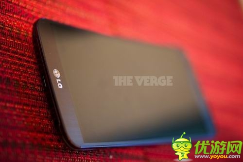 LG曲面智能機(jī)G Flex 真機(jī)上手照曝光