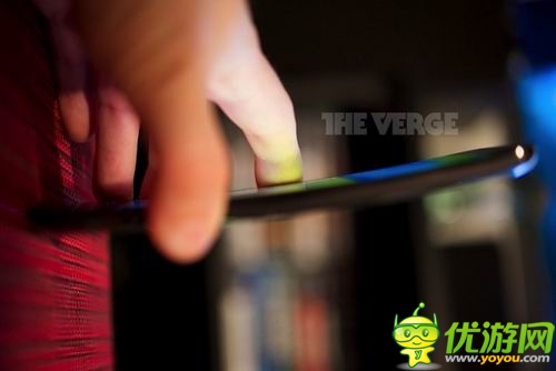 LG曲面智能機(jī)G Flex 真機(jī)上手照曝光