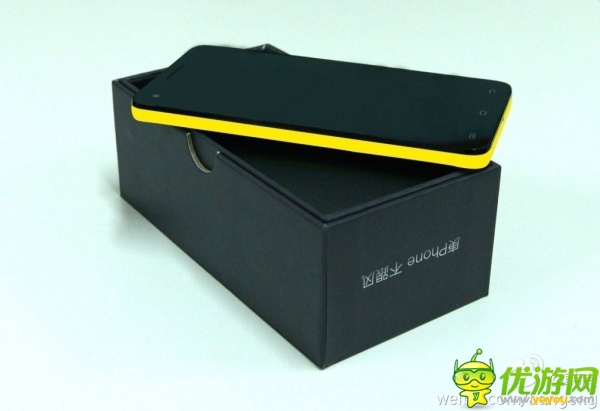 酷似小米2S 韓庚再爆“庚phone”定制機