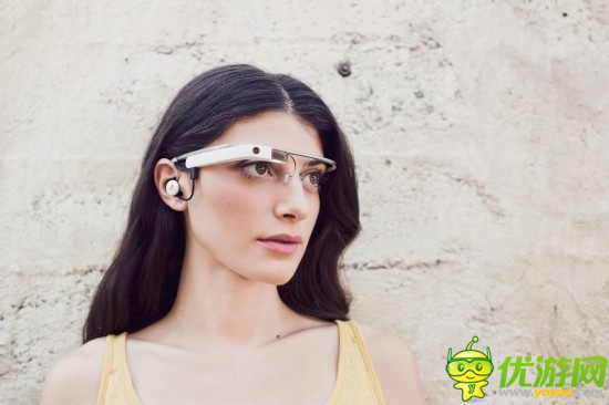 第二代Google Glass官方照片發(fā)布 瞬間變特工