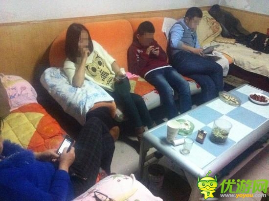 過度迷戀手機(jī)游戲沒有壓歲錢？