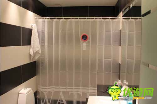 洗澡也要玩手機(jī) 手機(jī)與我是真愛