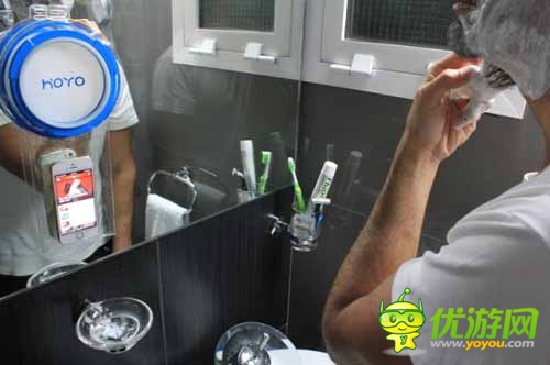 洗澡也要玩手機(jī) 手機(jī)與我是真愛