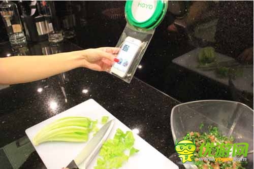 洗澡也要玩手機(jī) 手機(jī)與我是真愛