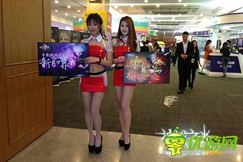 奶茶妹妹助陣《神域之光》 TFC展臺持續(xù)火爆