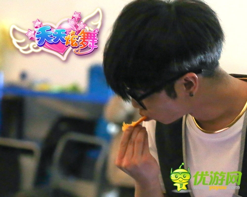 從《天天炫舞》一路帥萌到“花兒與少年”