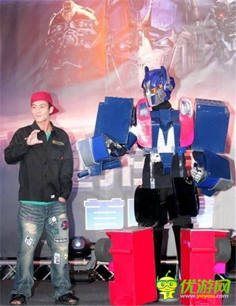 細(xì)數(shù)娛樂(lè)圈中的那些《變形金剛》真愛(ài)粉