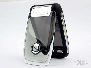 實在沒把持住 男子路遇車禍先救人后偷手機