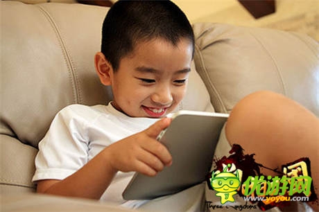 小學(xué)生也玩《啪啪三國(guó)》 游戲里的熊孩子惹不起