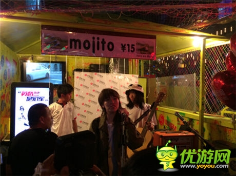 后海大鯊魚獻唱 鳳凰游戲閃耀三里屯