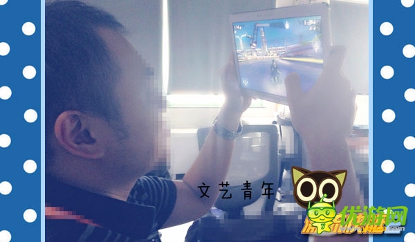 2B青年逼近《激流快艇2》另類(lèi)的操作秀