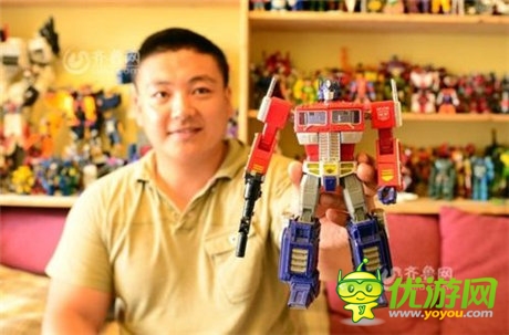 青島小夫妻收藏變形金剛12年 耗資20多萬元