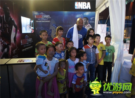 下一個是誰?羅恩?哈珀親臨《NBA夢之隊》展臺