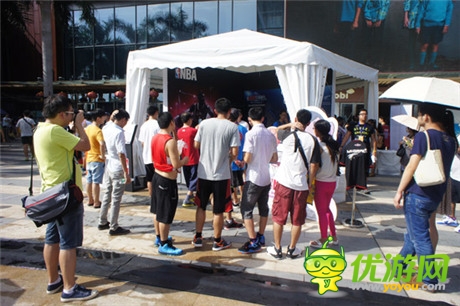 下一個是誰?羅恩?哈珀親臨《NBA夢之隊》展臺