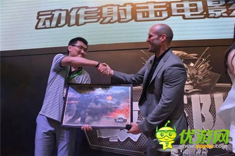 CJ2014:杰森斯坦森攜車模登臺 CJ史上最大牌亮相