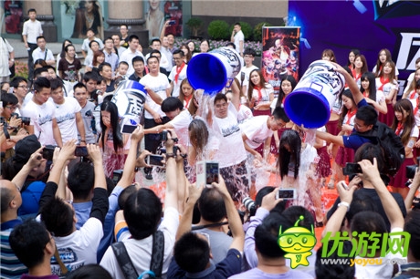 慶公測《混沌之理》百名美女冰桶大挑戰(zhàn)