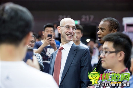 與NBA巨星對(duì)抗《NBA夢(mèng)之隊(duì)》引爆“NBA球迷日”