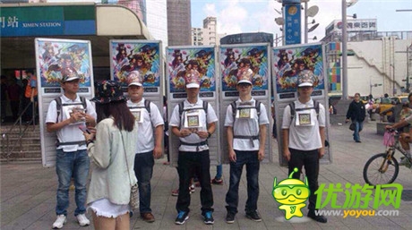 鬧市人體燈箱奪眼球《三國志亂消》繁體版登陸臺灣