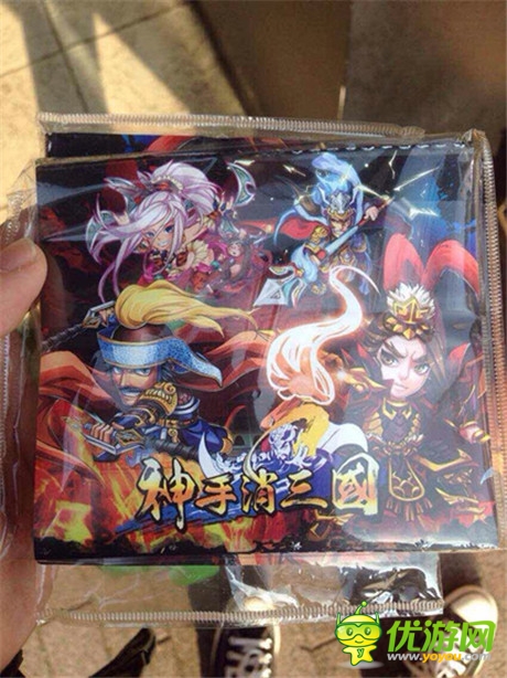 鬧市人體燈箱奪眼球《三國志亂消》繁體版登陸臺灣