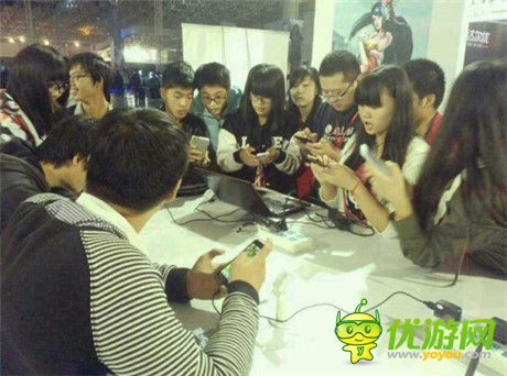 指尖競(jìng)技風(fēng)暴來(lái)襲《指尖刀塔》首次亮相NEST