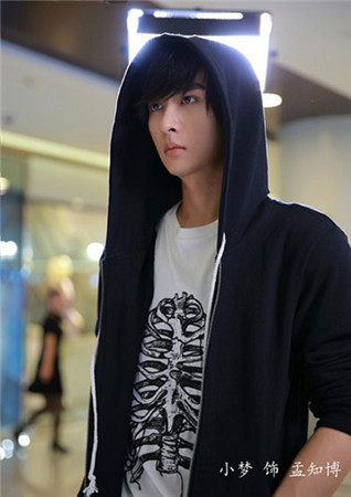 古今男神對決手游 《古龍群俠傳》官方COS亮相