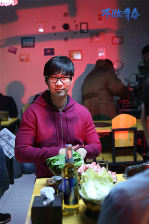 唐家三少加盟微電影《不敗戰(zhàn)神》手游明日震撼公測