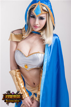 《刀塔帝國》美女高玩團招新 你敢來戰(zhàn)嗎?