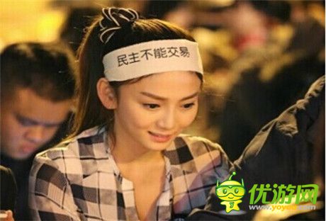 年末女王成“瘋”紛紛轉(zhuǎn)型暗黑